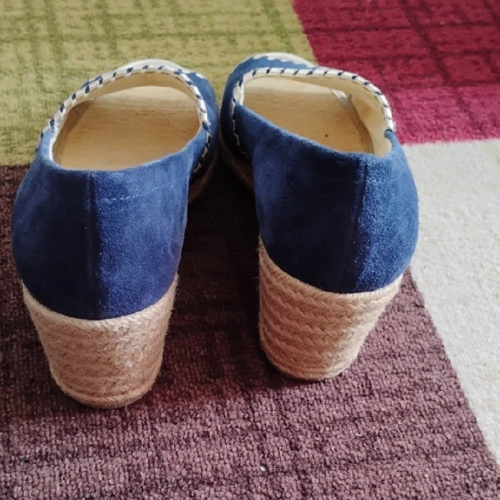 Jack Rodgers Elegant Blue Suede Wedge Sandals, Size 9M